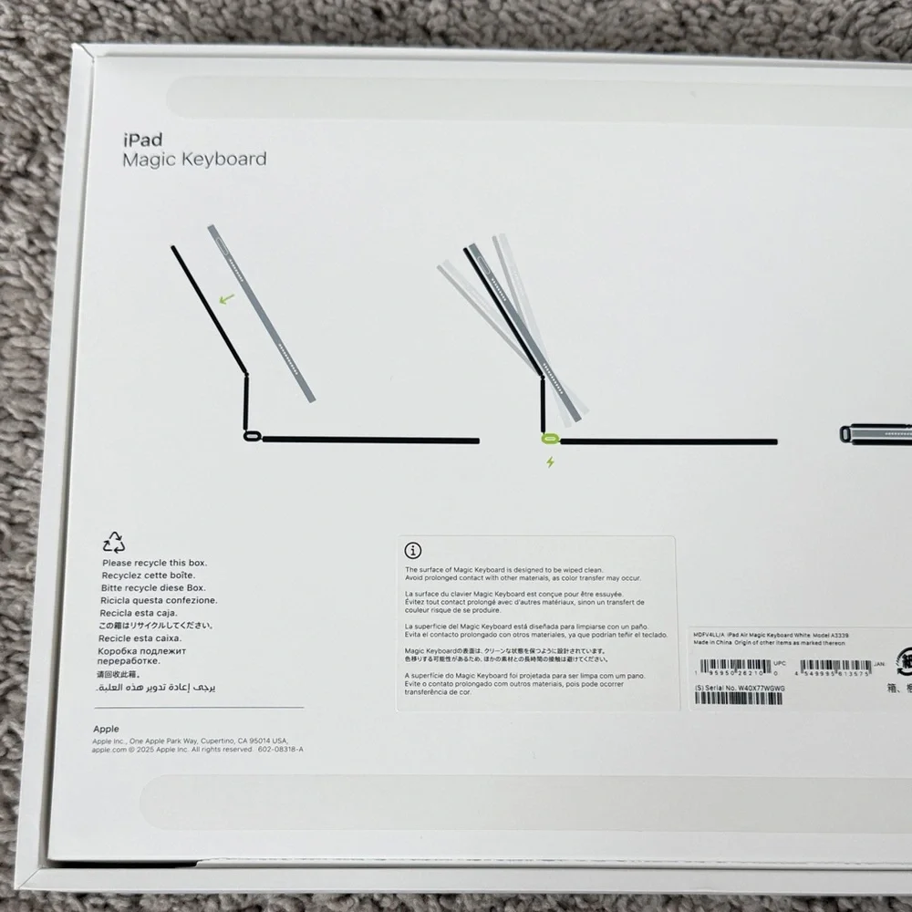 Apple iPad and Keyboard boxes